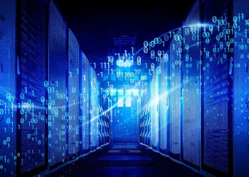 Real-time data streaming in a digital data center representing Complex Event Processing (CEP).